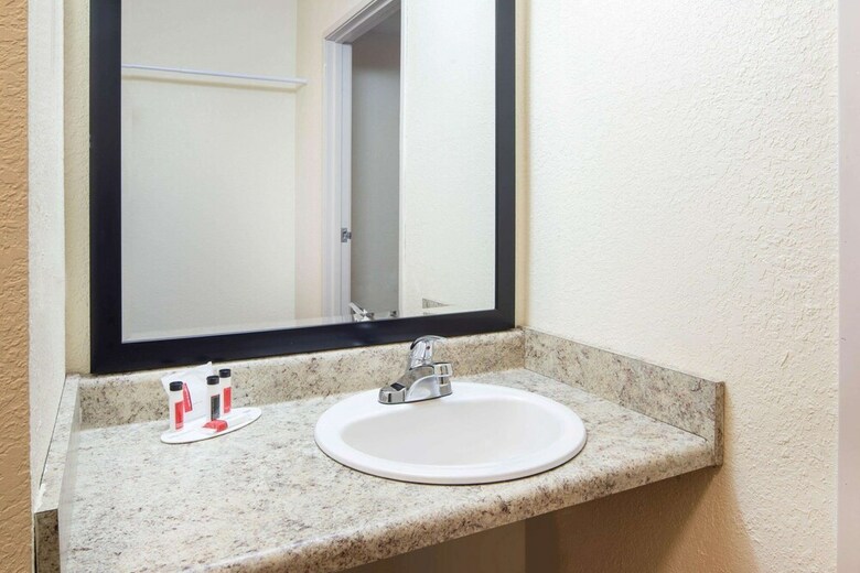 Hotel Days Inn By Wyndham Macon I-75 North