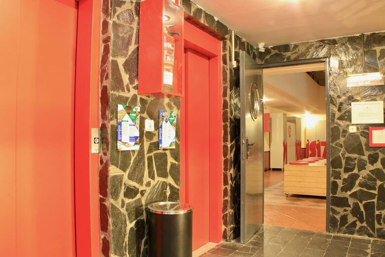 Apartamentos Inside Plaza Sierra Nevada