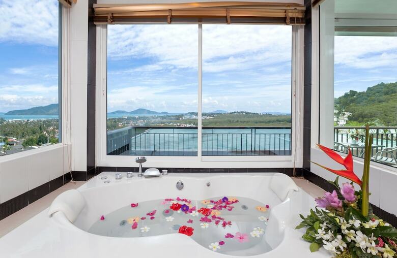 Hotel The View Rawada Resort & Spa