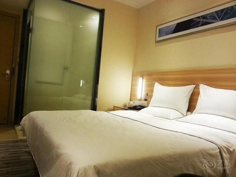 Denise Hotel
