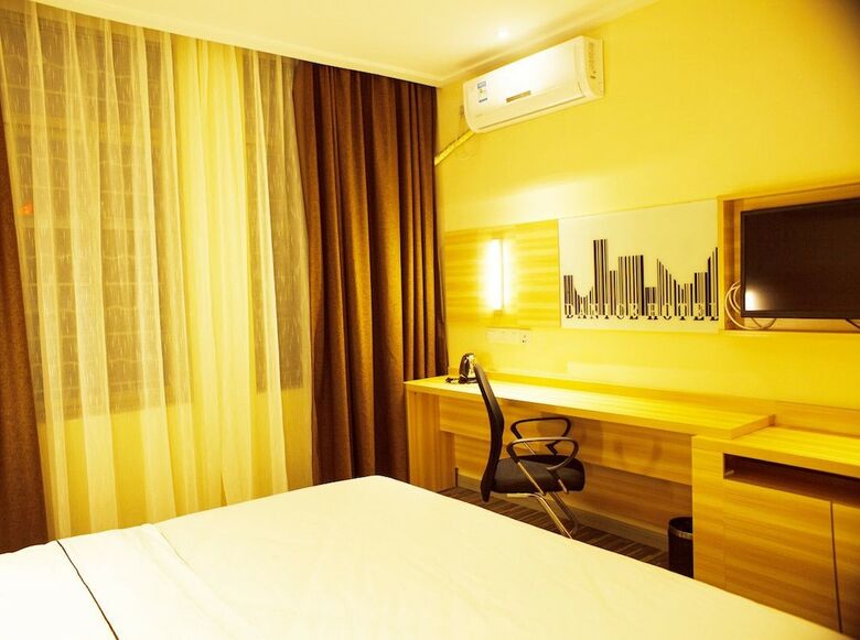 Denise Hotel