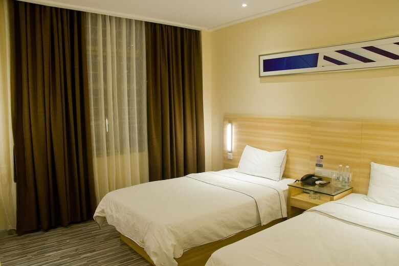 Denise Hotel