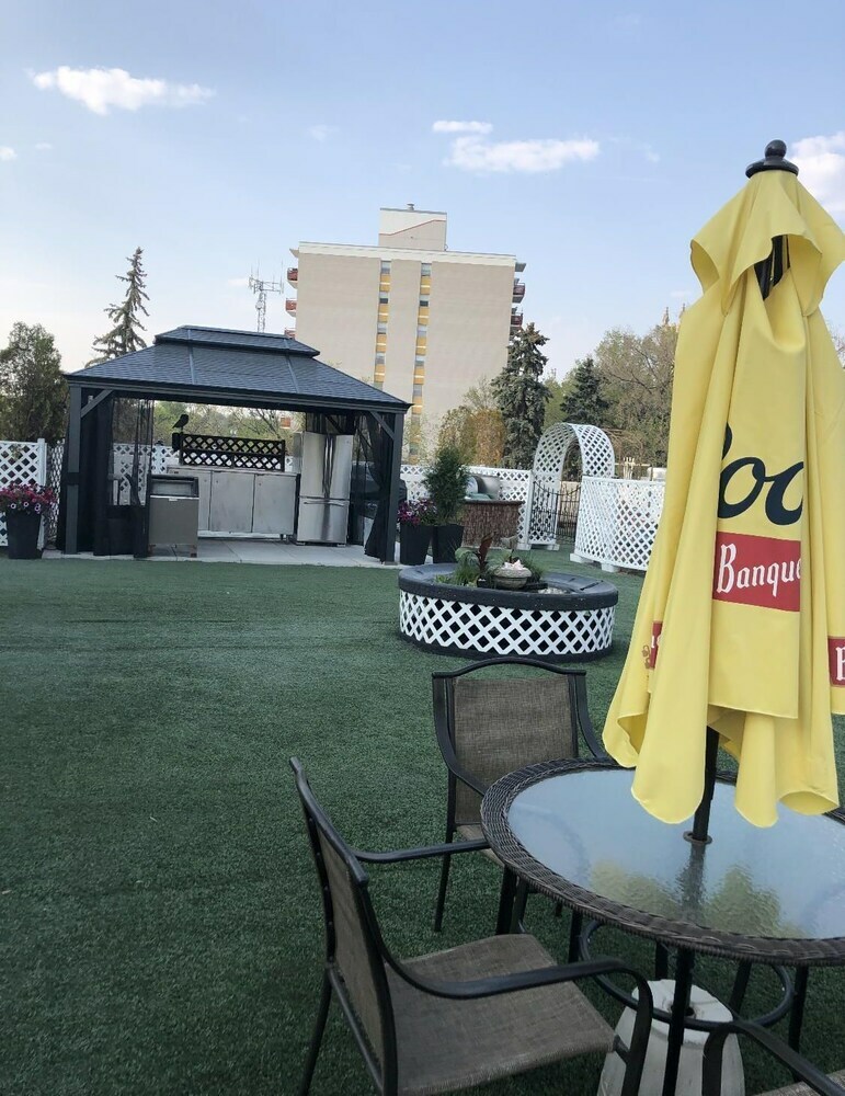 Grant Hall Hotel