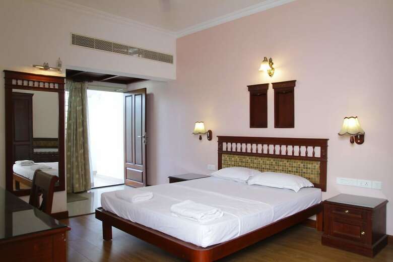 Fort Beach Service Apartment