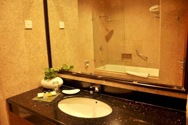 Royal Tretes View Hotel & Convention