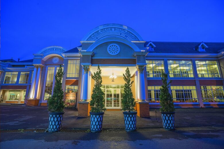 Royal Tretes View Hotel & Convention