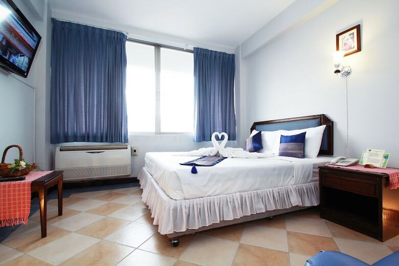 Ymca International Hotel