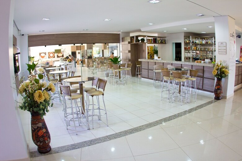Lagoa Quente Hotel