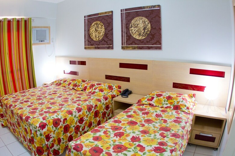 Lagoa Quente Hotel