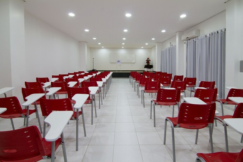 Lagoa Quente Hotel