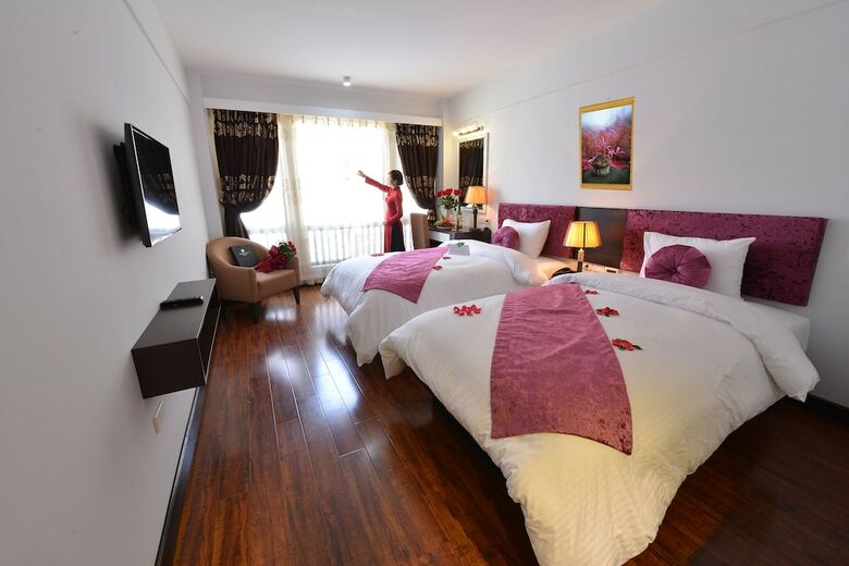 Golden Sun Suites Hotel