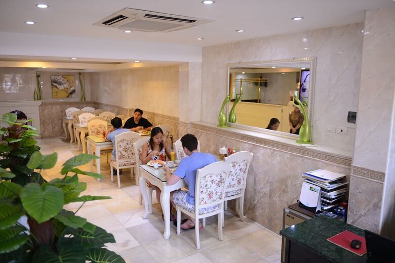 Golden Sun Suites Hotel
