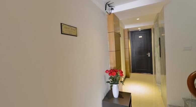 Golden Sun Suites Hotel