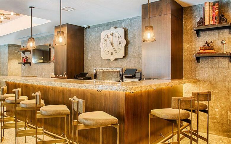 Hotel Metropolitan At The 9, Autograph Collection