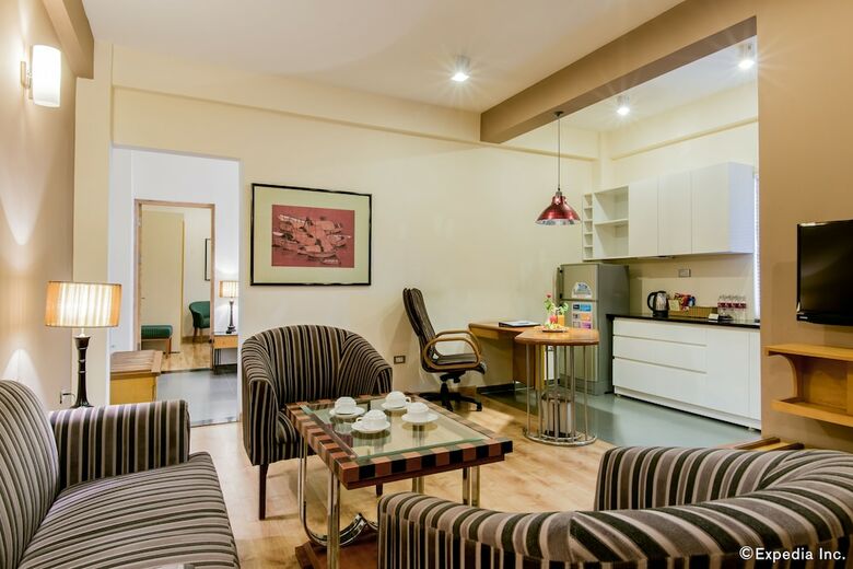 Golden Sun Villa Hotel