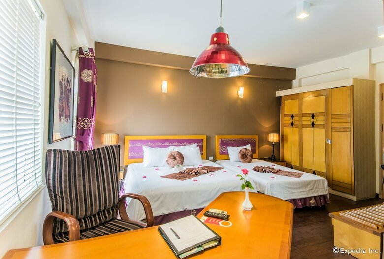 Golden Sun Villa Hotel