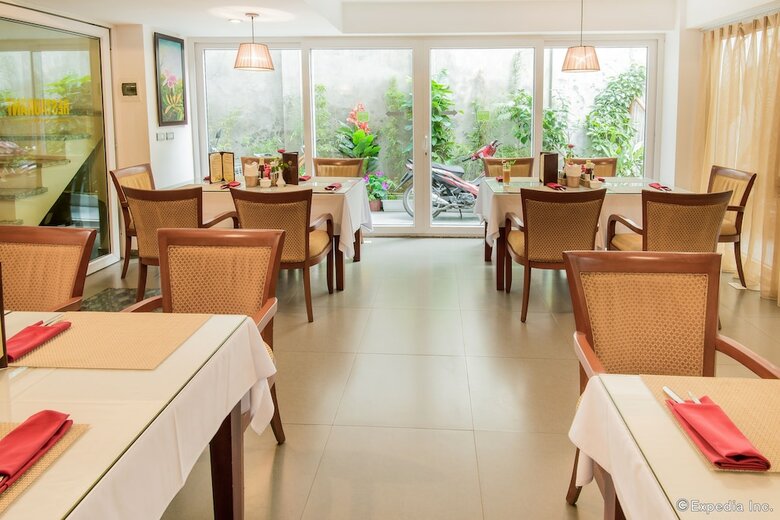 Golden Sun Villa Hotel
