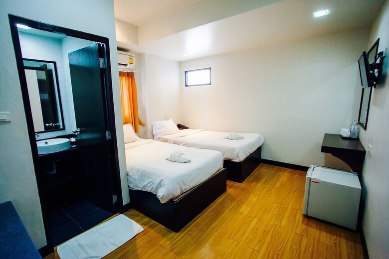 Basic Line Hotel At Loikroh