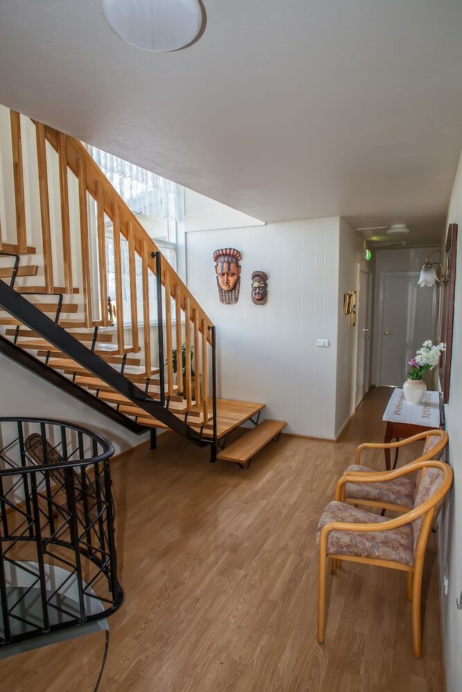 Hotel Guesthouse Hv�t�