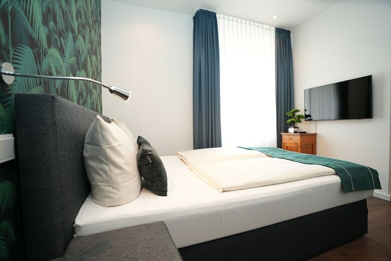 Hotel Attach�