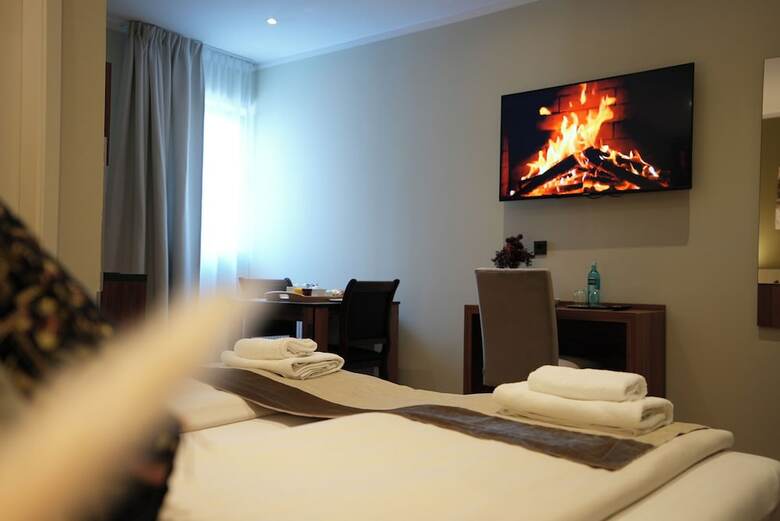 Hotel Attach�