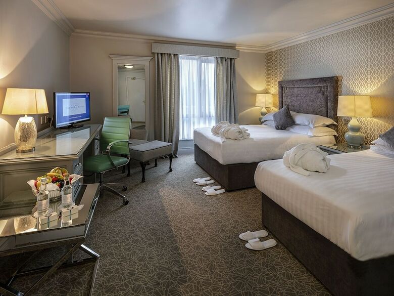 Treacys Oakwood Hotel