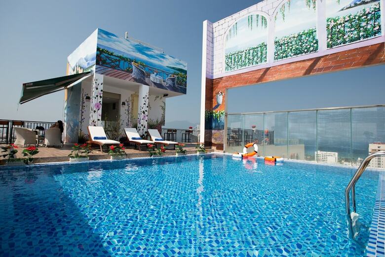 King's Finger Hotel
