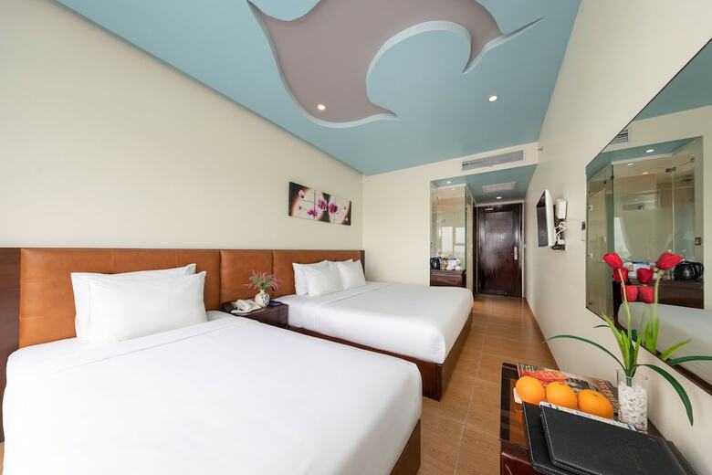 King's Finger Hotel