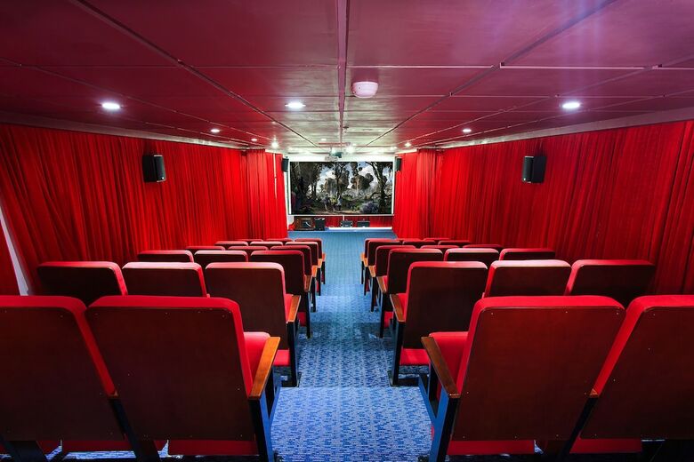 King's Finger Hotel