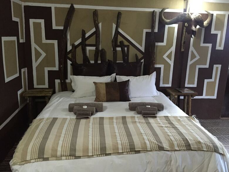 Posada Addo Bush Palace Private Reserve