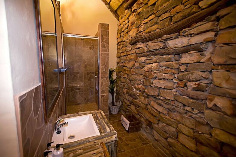 Posada Addo Bush Palace Private Reserve