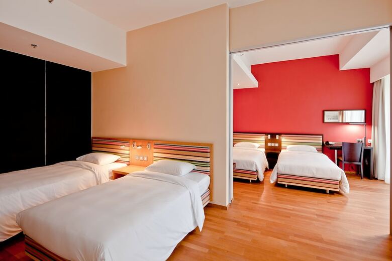 Hotel Y Loft Youth Square