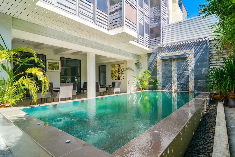 Rich Boutique Hotel
