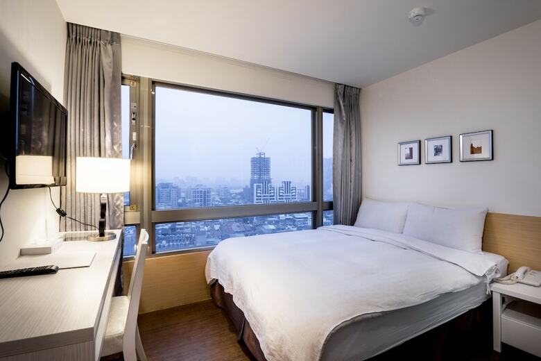 We Meet Taipei Hotel