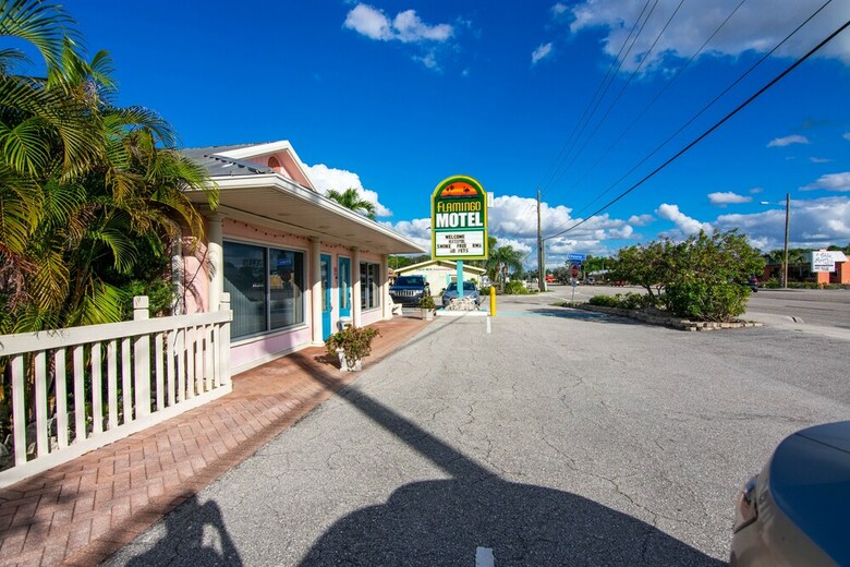 Flamingo Motel
