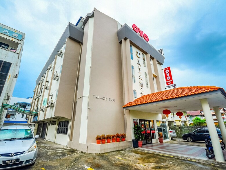 Hotel Oyo 43970 Palace Inn