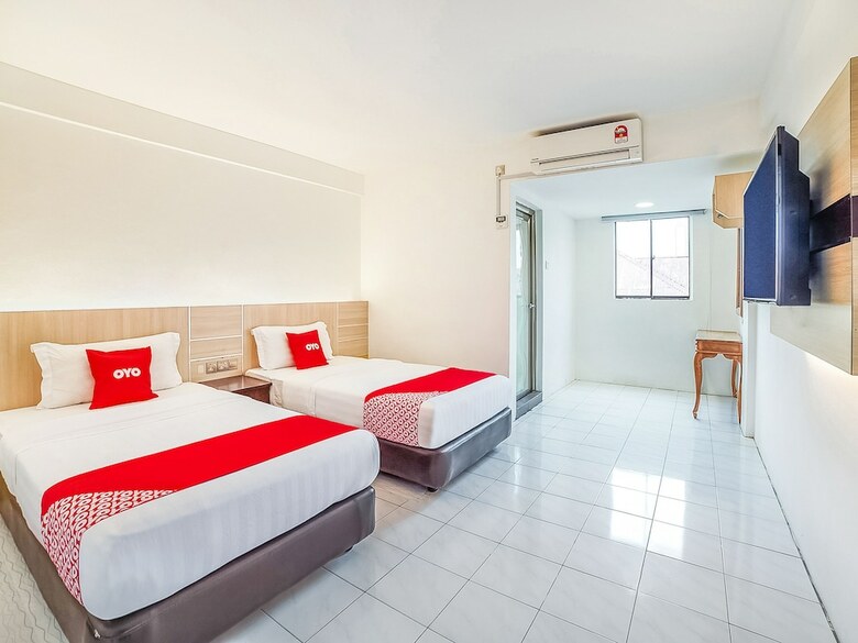 Hotel Oyo 43970 Palace Inn