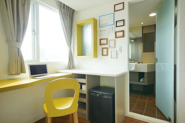 Papersun Hotel