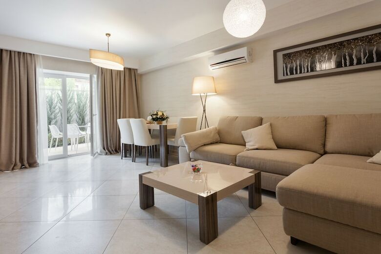 Hotel Sun City Arcadia Apartments