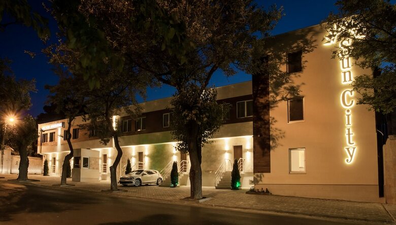 Hotel Sun City Arcadia Apartments
