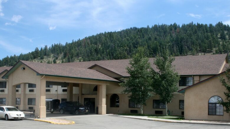 Hotel Quality Inn & Suites