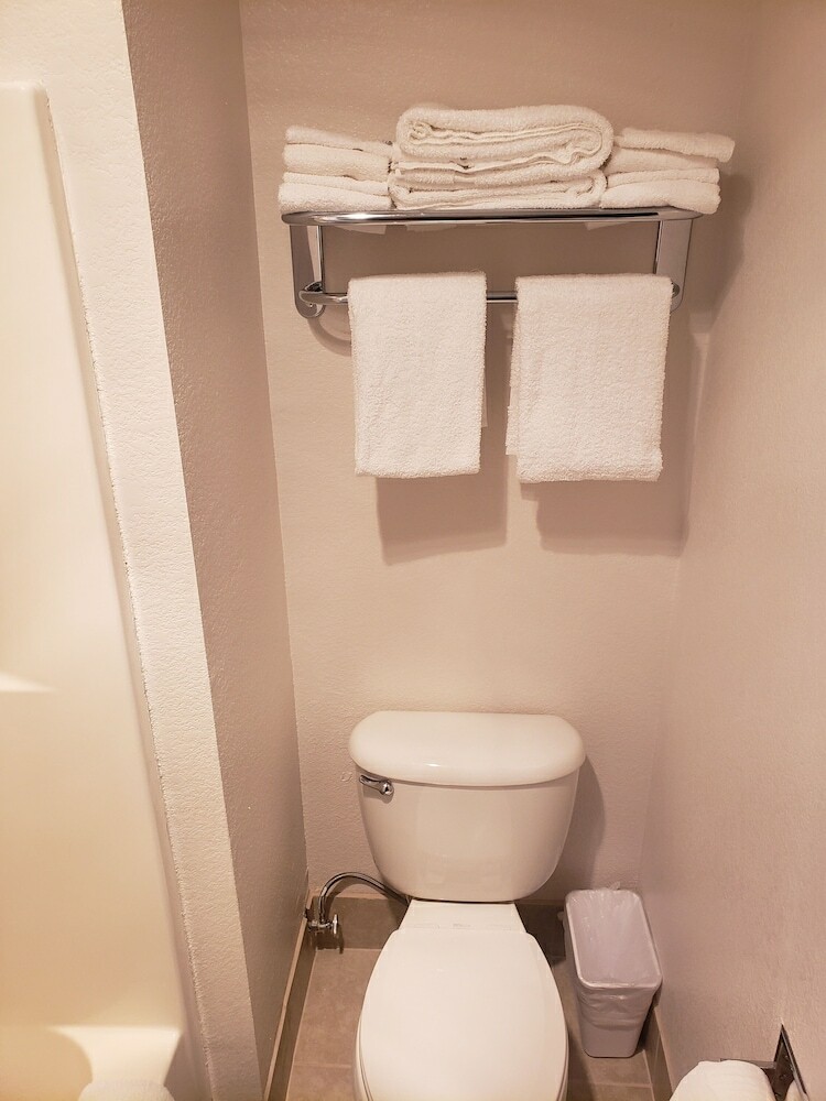 Hotel Quality Inn & Suites