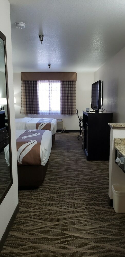 Hotel Quality Inn & Suites