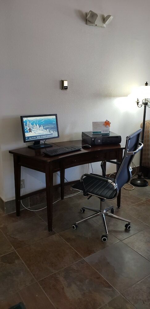 Hotel Quality Inn & Suites