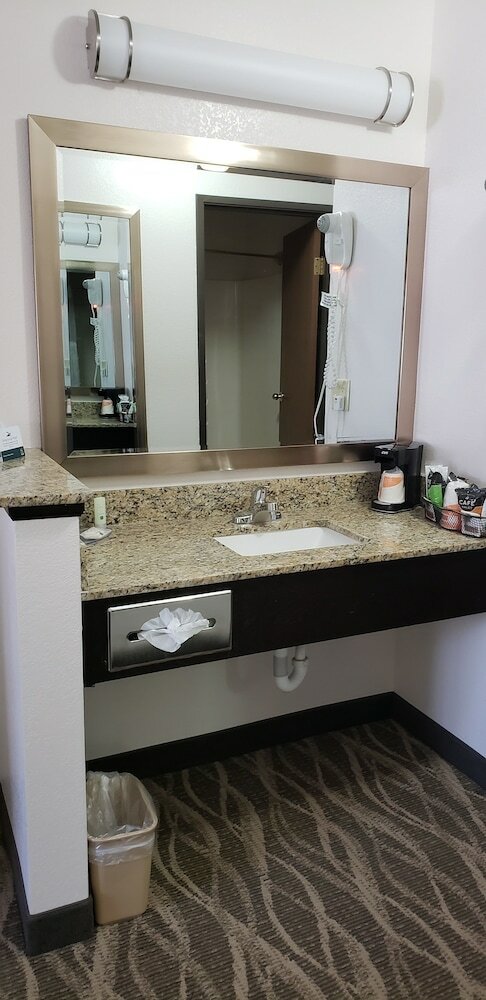 Hotel Quality Inn & Suites