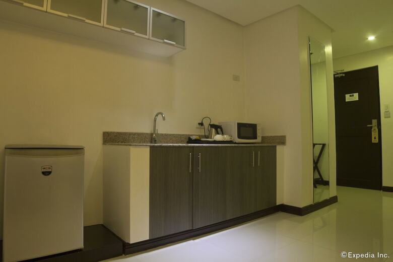 Hotel Regency Grand Suites