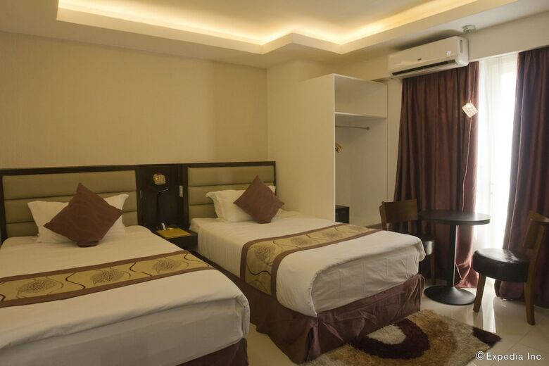 Hotel Regency Grand Suites