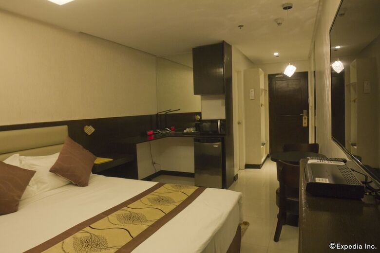 Hotel Regency Grand Suites