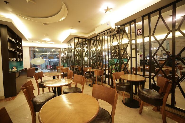 Hotel Regency Grand Suites