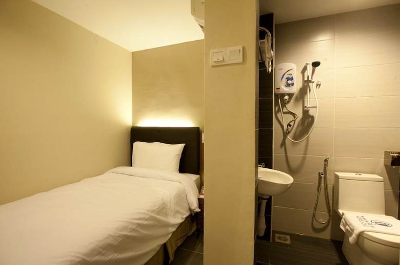 Hotel Ciq, Lumba Kuda